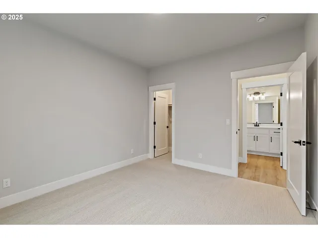 $799,900 | 12171 Southwest Autumn View Street, Tigard, OR 97224