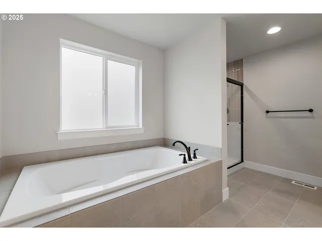 $799,900 | 12171 Southwest Autumn View Street, Tigard, OR 97224