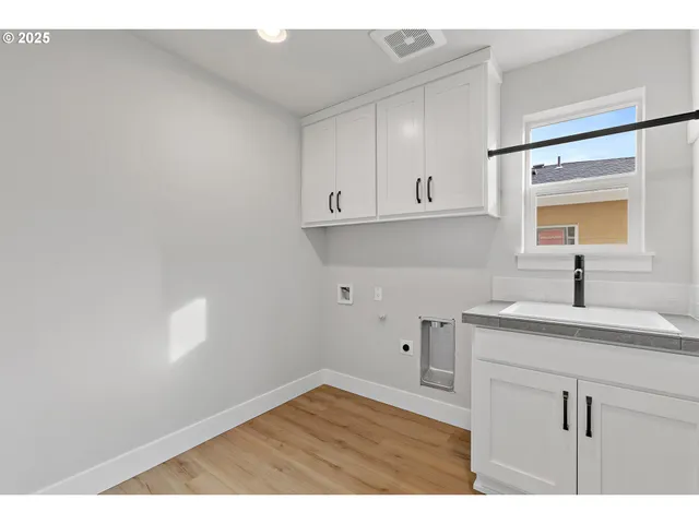 $799,900 | 12171 Southwest Autumn View Street, Tigard, OR 97224