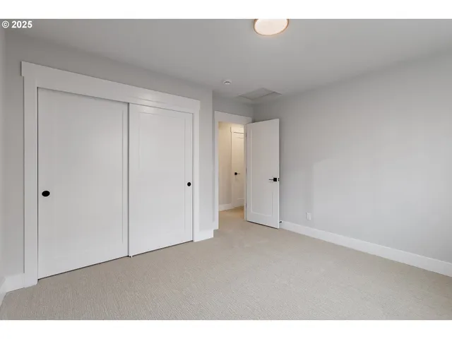 $799,900 | 12171 Southwest Autumn View Street, Tigard, OR 97224