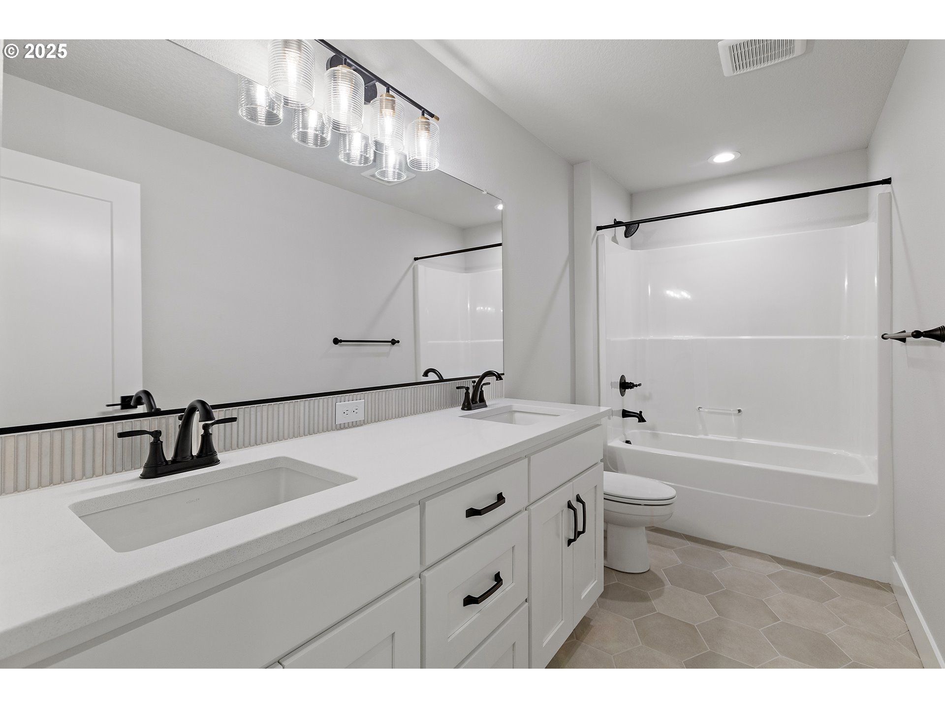 12171 Southwest Autumn View Street Tigard, OR 97224 - Photo 35 of 41