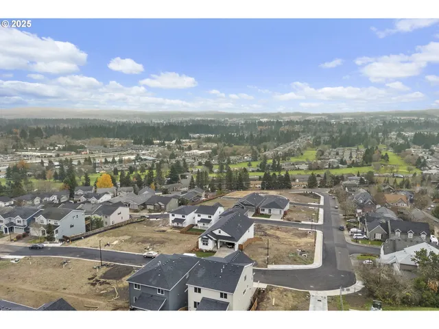 $799,900 | 12171 Southwest Autumn View Street, Tigard, OR 97224