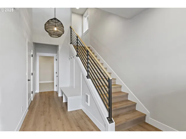 $799,900 | 12171 Southwest Autumn View Street, Tigard, OR 97224