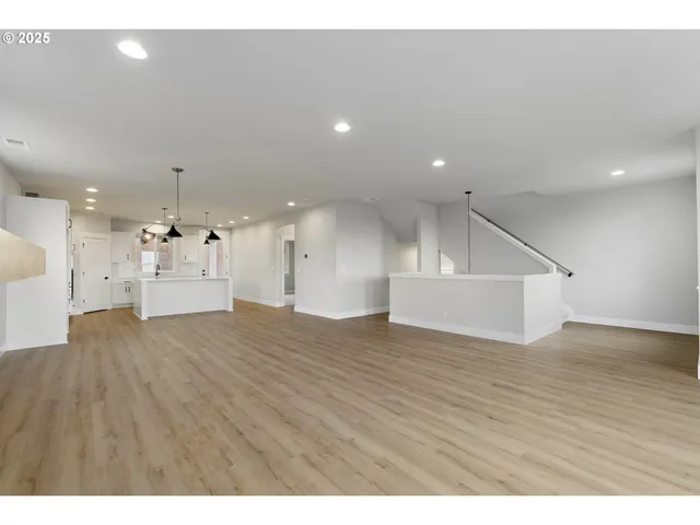 $799,900 | 12171 Southwest Autumn View Street, Tigard, OR 97224