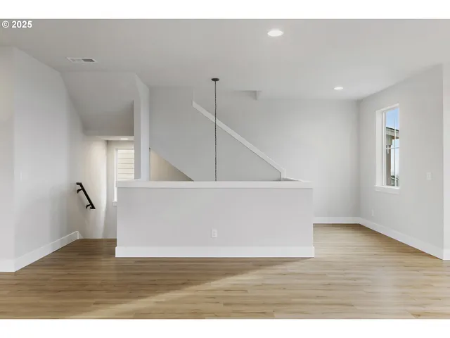 $799,900 | 12171 Southwest Autumn View Street, Tigard, OR 97224