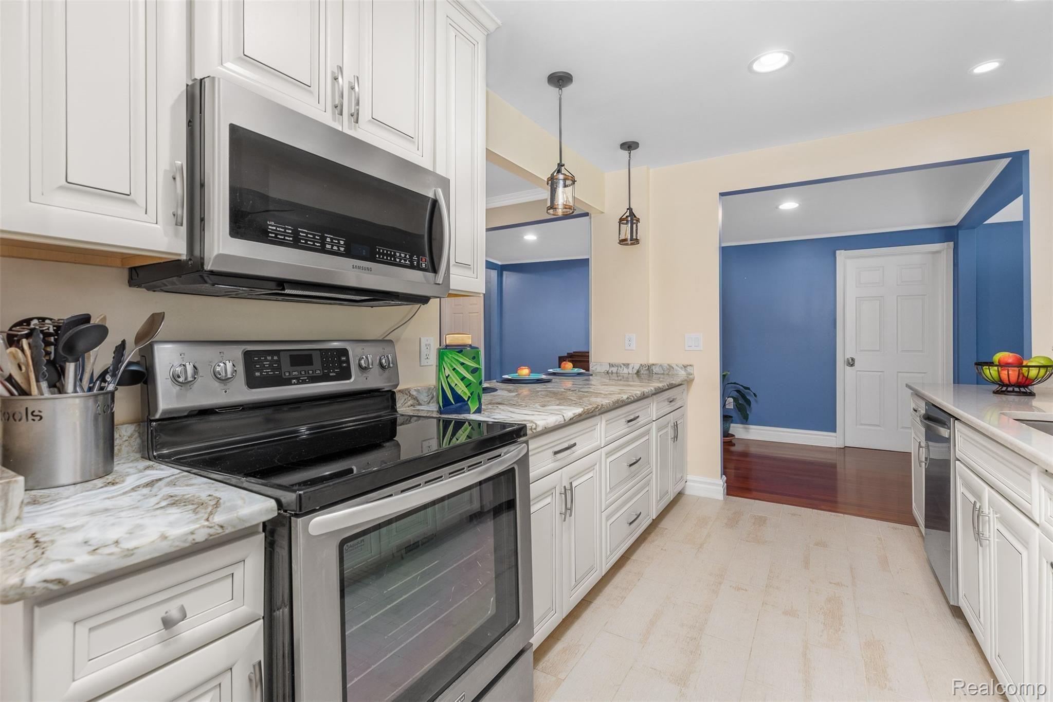 375 Shortridge Avenue Rochester, MI 48307 - Photo 13 of 47 2022.06