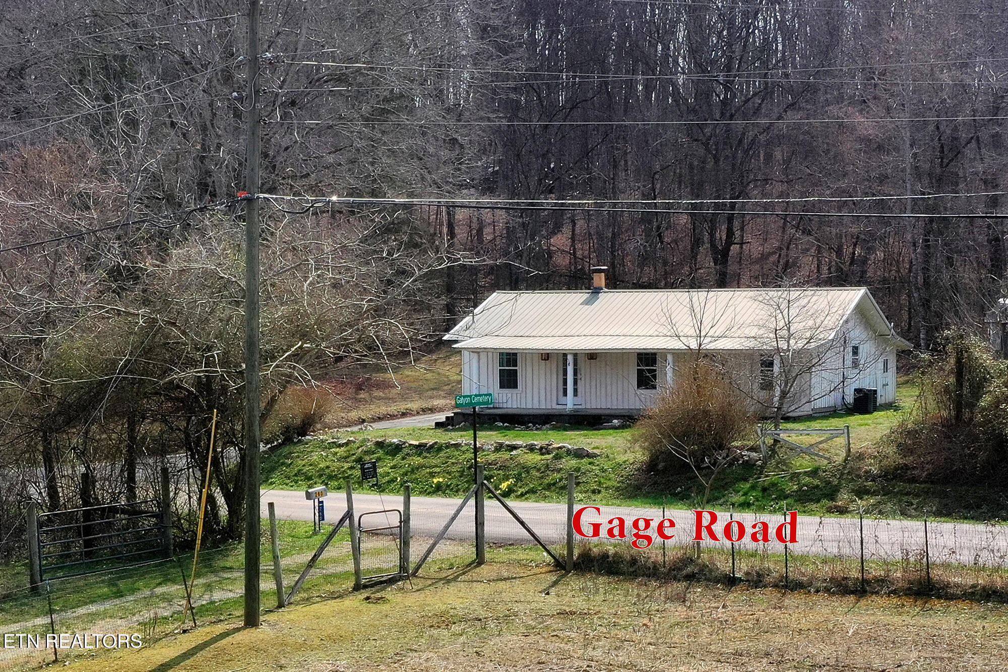 301 Gage Road Philadelphia, TN 37846 - Photo 27 of 33 301 Gage N26_005
