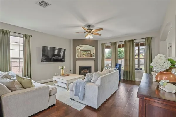 $525,000 | 1790 Lake Breeze Drive, Rockwall, TX 75087