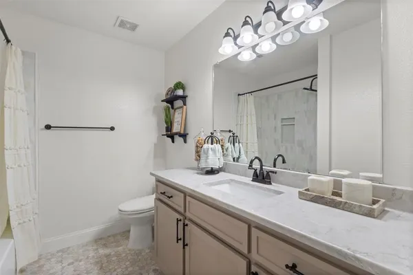 $525,000 | 1790 Lake Breeze Drive, Rockwall, TX 75087