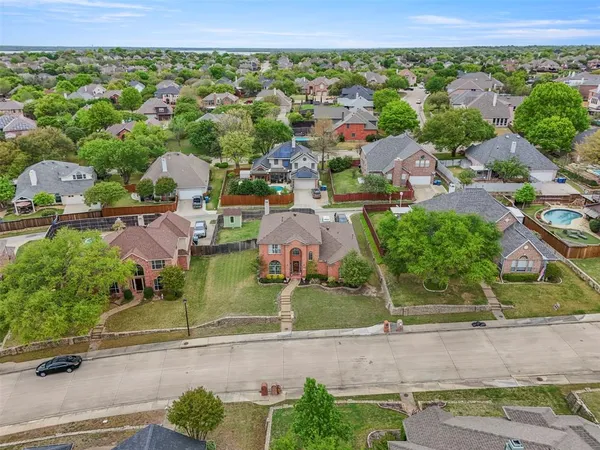 $525,000 | 1790 Lake Breeze Drive, Rockwall, TX 75087