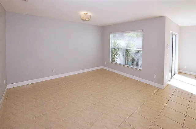 $259,900 | 1644 Pointe West Way, Vero Beach, FL 32966