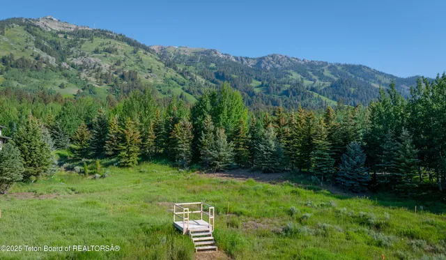 $13,500,000 | 3615 Coyote Creek Road, Teton Village, WY 83025