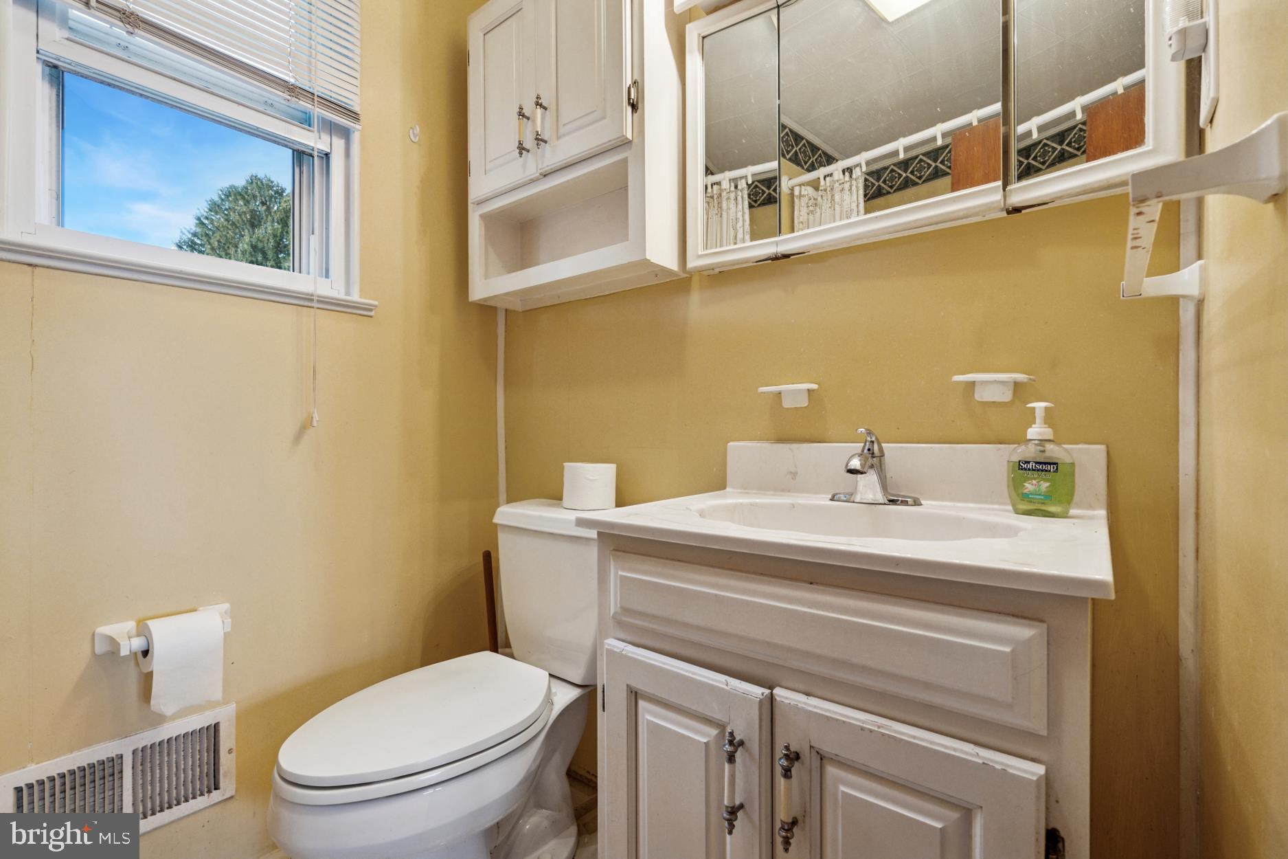 1240 June Road Warminster, PA 18974 - Photo 21 of 25 Gallery Image 21
