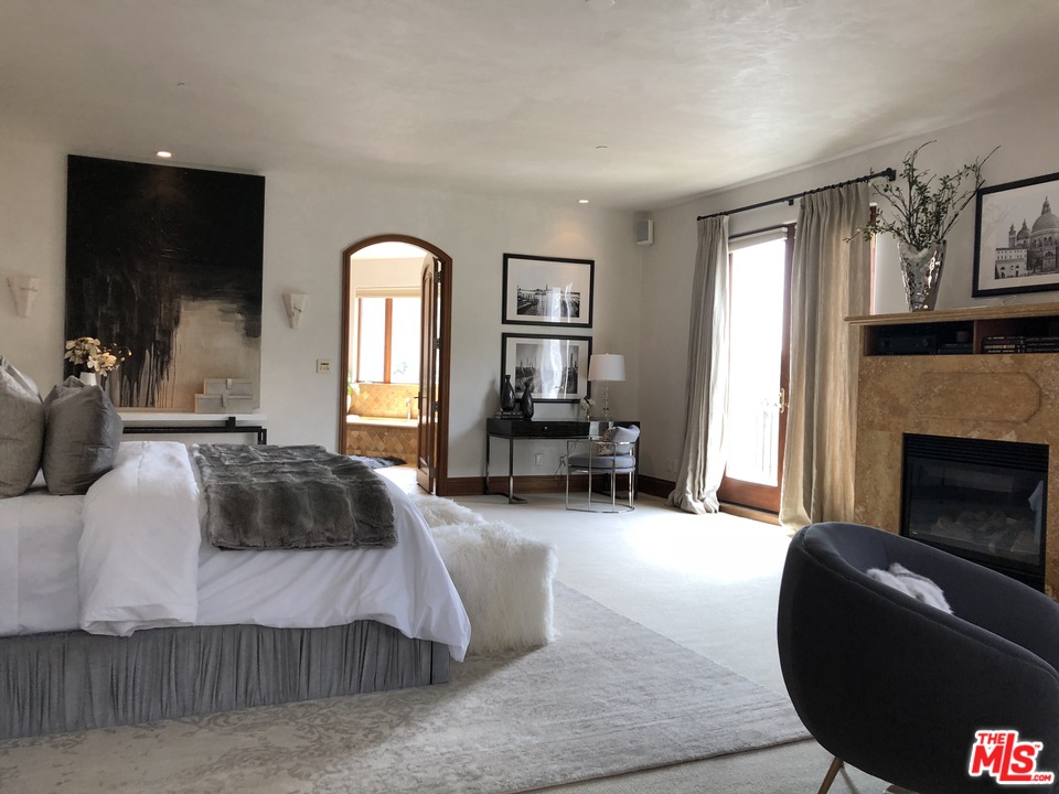 6457 Deep Dell Place Los Angeles, CA 90068 - Photo 8 of 27