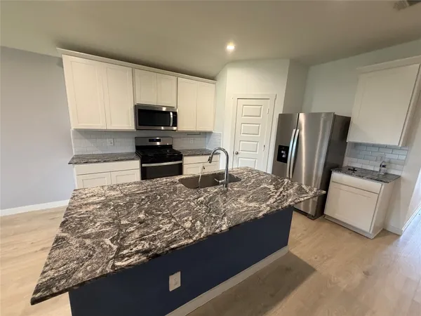 $2,250 | 1618 Fleetwood Crossing, Fresno, TX 77545