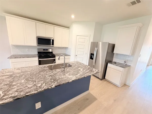 $2,250 | 1618 Fleetwood Crossing, Fresno, TX 77545