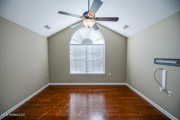 $285,000 | 8710 Parkview Oaks Circle, Olive Branch, MS 38654