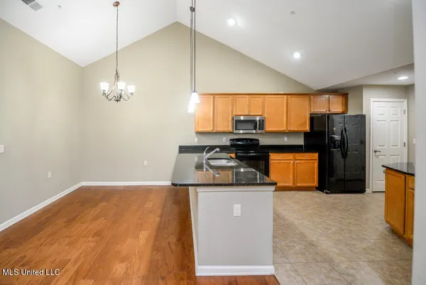 $285,000 | 8710 Parkview Oaks Circle, Olive Branch, MS 38654