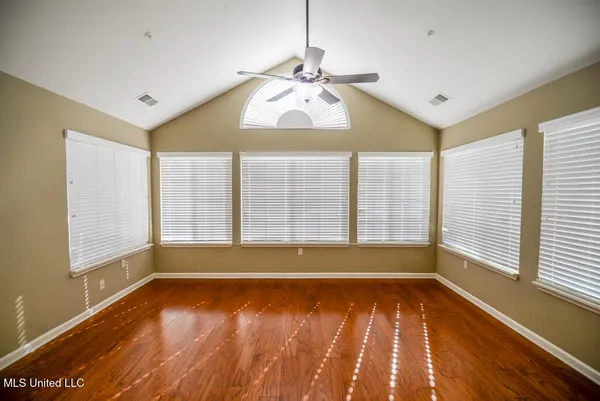 $285,000 | 8710 Parkview Oaks Circle, Olive Branch, MS 38654