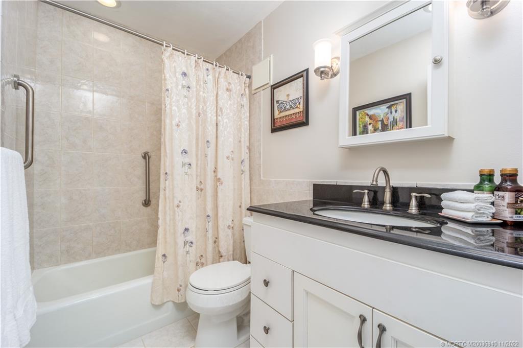 5323 Southeast Miles Grant Road, Unit J202 Stuart, FL 34997 - Photo 13 of 27 Gallery Image 13