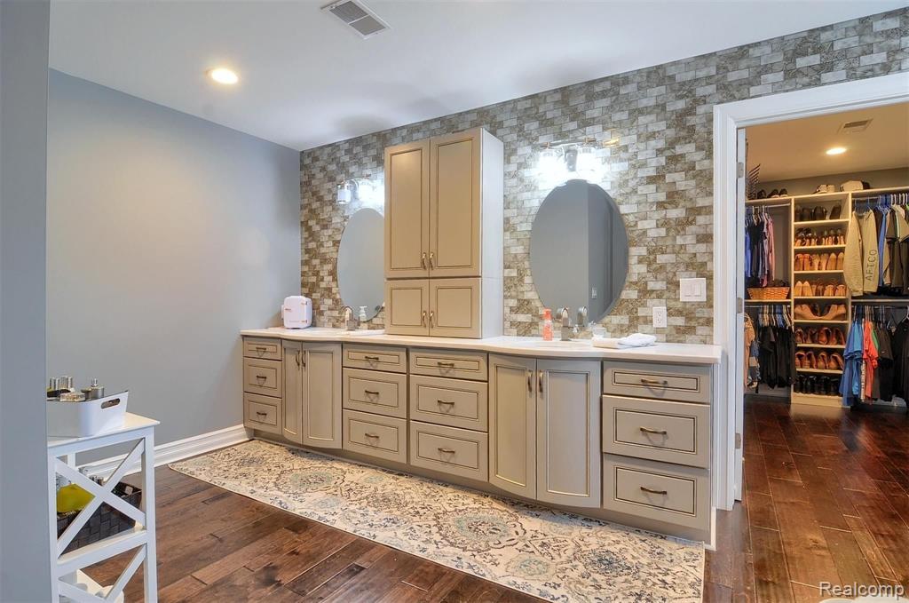 354 Olivewood Court Rochester, MI 48306 - Photo 44 of 77