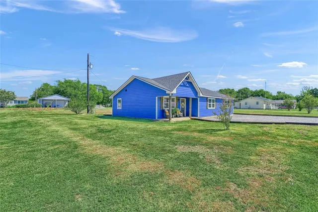 $389,900 | 61 Lee Boulevard, Pottsboro, TX 75076