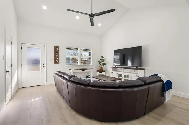 $389,900 | 61 Lee Boulevard, Pottsboro, TX 75076