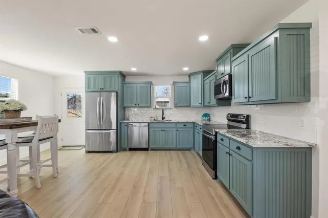 $389,900 | 61 Lee Boulevard, Pottsboro, TX 75076