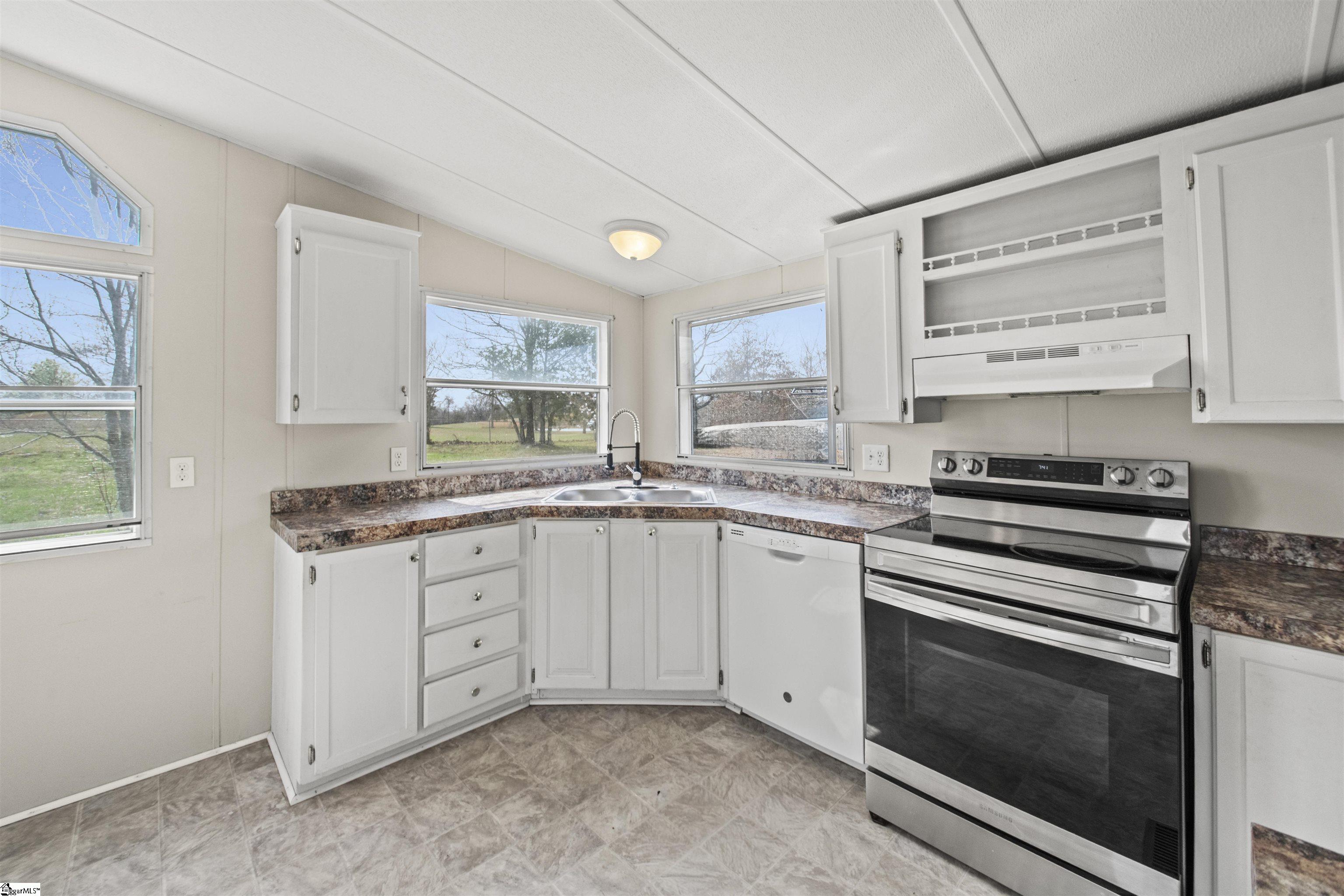 1715 Keeler Mill Road Travelers Rest, SC 29690 - Photo 8 of 39 Gallery Image 8