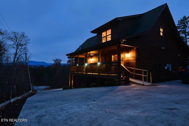 $998,000 | 1607 Ridgecrest Drive, Sevierville, TN 37876