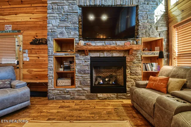 $998,000 | 1607 Ridgecrest Drive, Sevierville, TN 37876