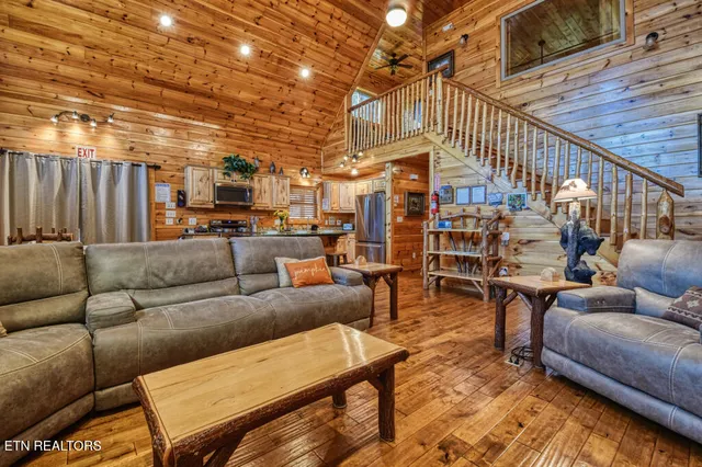 $998,000 | 1607 Ridgecrest Drive, Sevierville, TN 37876