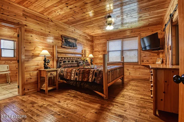 $998,000 | 1607 Ridgecrest Drive, Sevierville, TN 37876