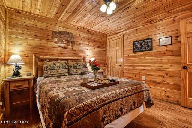 $998,000 | 1607 Ridgecrest Drive, Sevierville, TN 37876