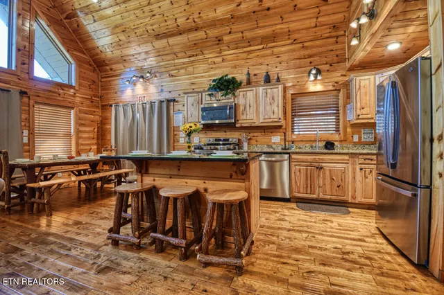 $998,000 | 1607 Ridgecrest Drive, Sevierville, TN 37876