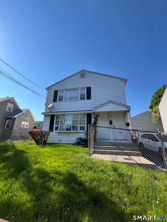 $2,400 | 200 Robin Street, Unit 2, Bridgeport, CT 06604