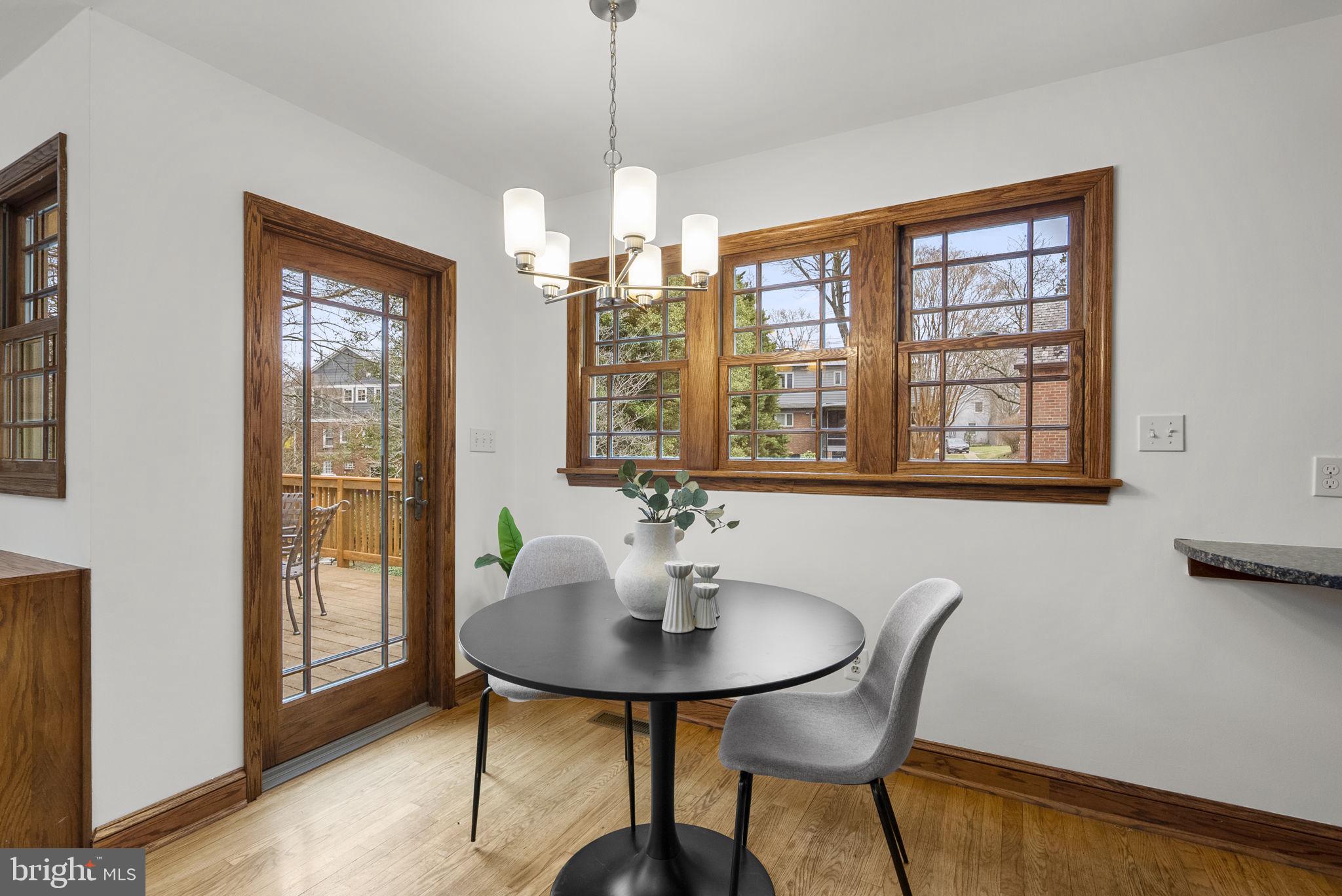 709 Woodside Parkway Silver Spring, MD 20910 - Photo 13 of 29 Kitchen dining area