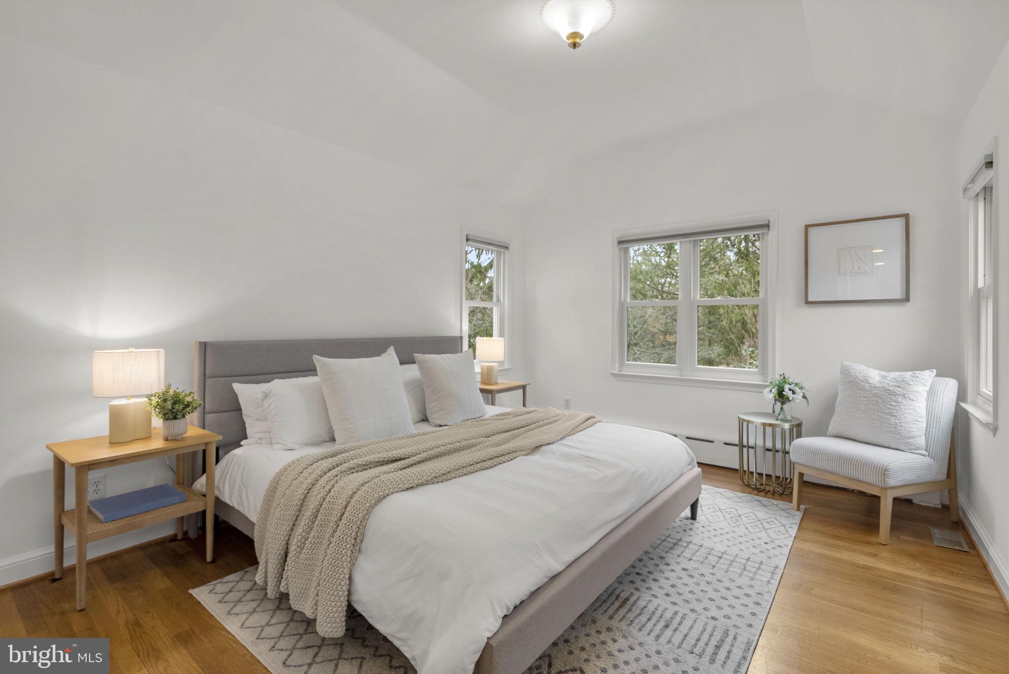 709 Woodside Parkway Silver Spring, MD 20910 - Photo 17 of 29 Primary bedroom- main level