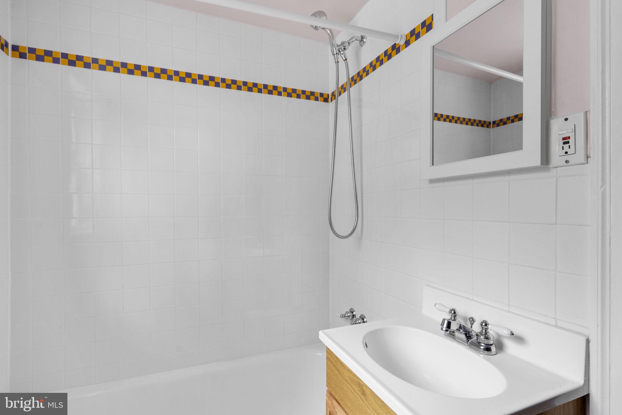 709 Woodside Parkway Silver Spring, MD 20910 - Photo 22 of 29 Upstairs full bath