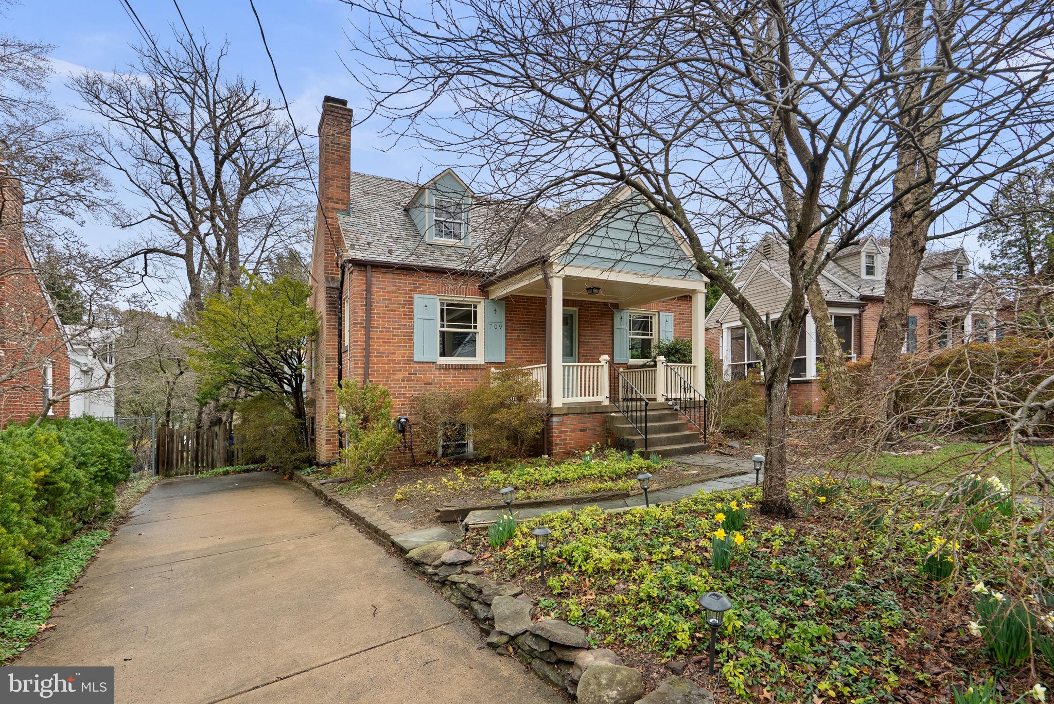 709 Woodside Parkway Silver Spring, MD 20910 - Photo 3 of 29 Driveway 2 cars