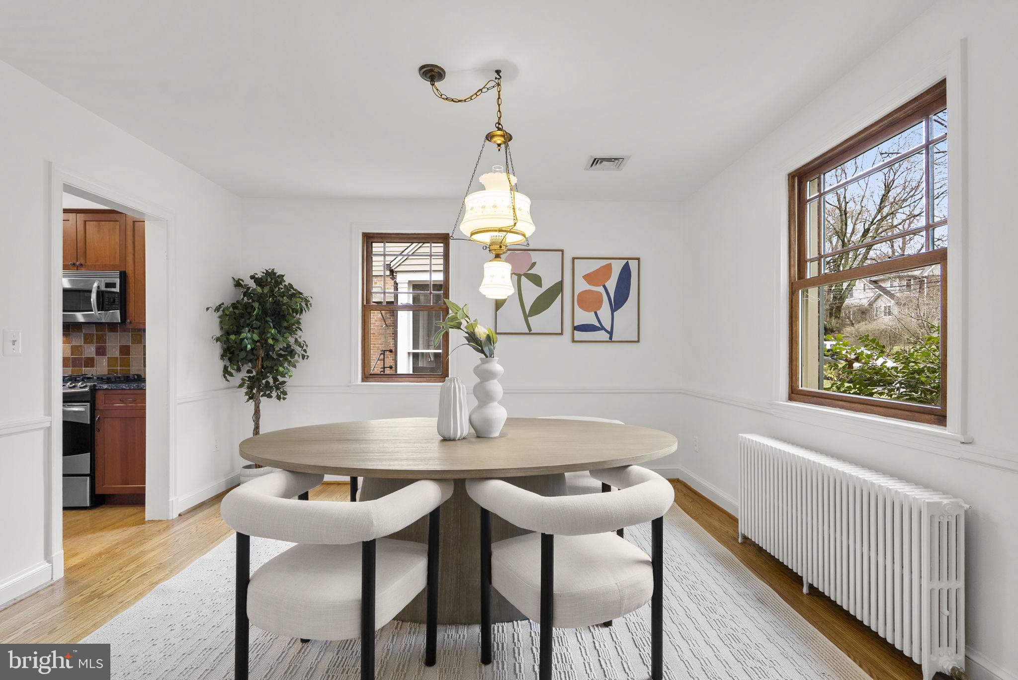 709 Woodside Parkway Silver Spring, MD 20910 - Photo 7 of 29 Dining room