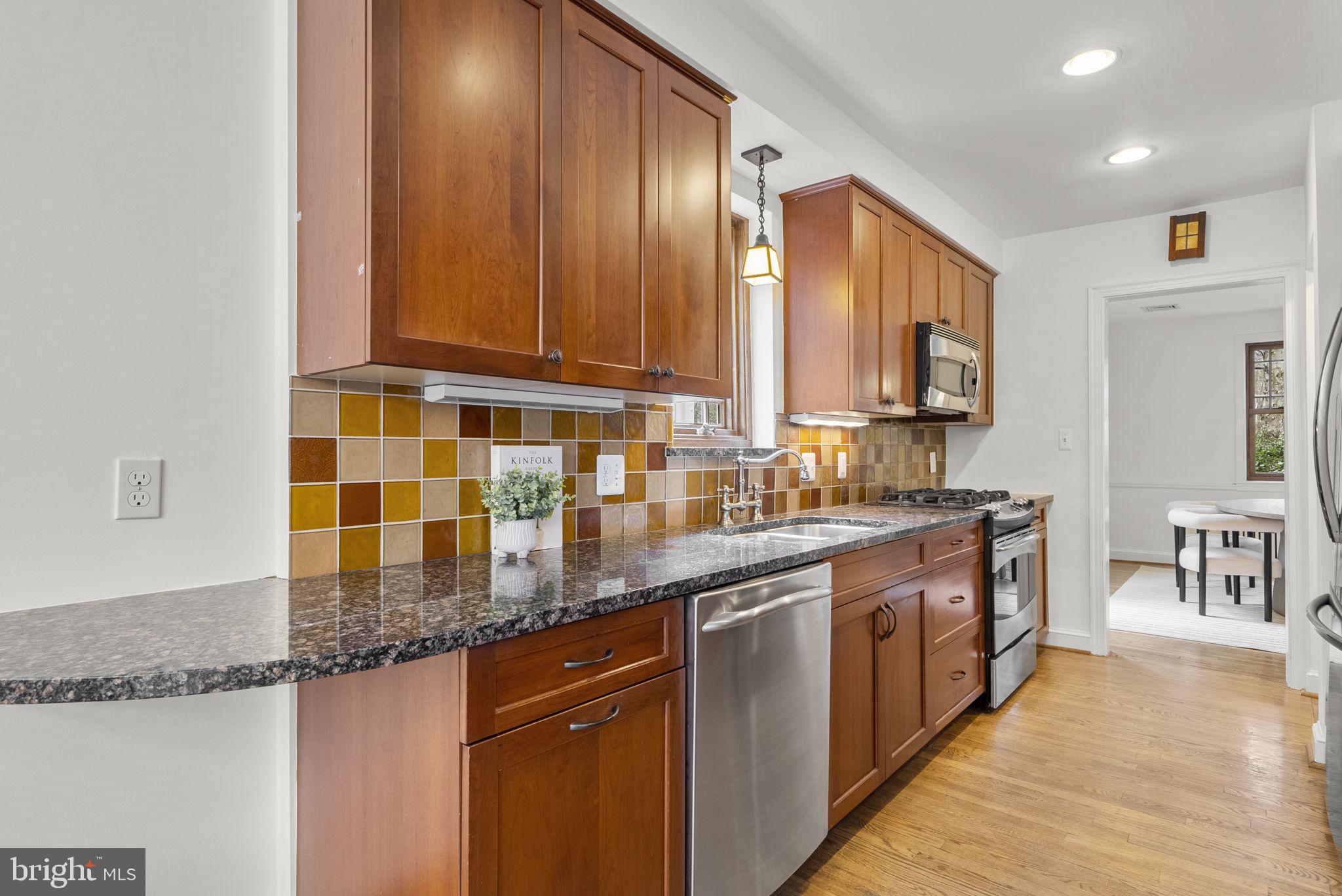 709 Woodside Parkway Silver Spring, MD 20910 - Photo 9 of 29 Kitchen