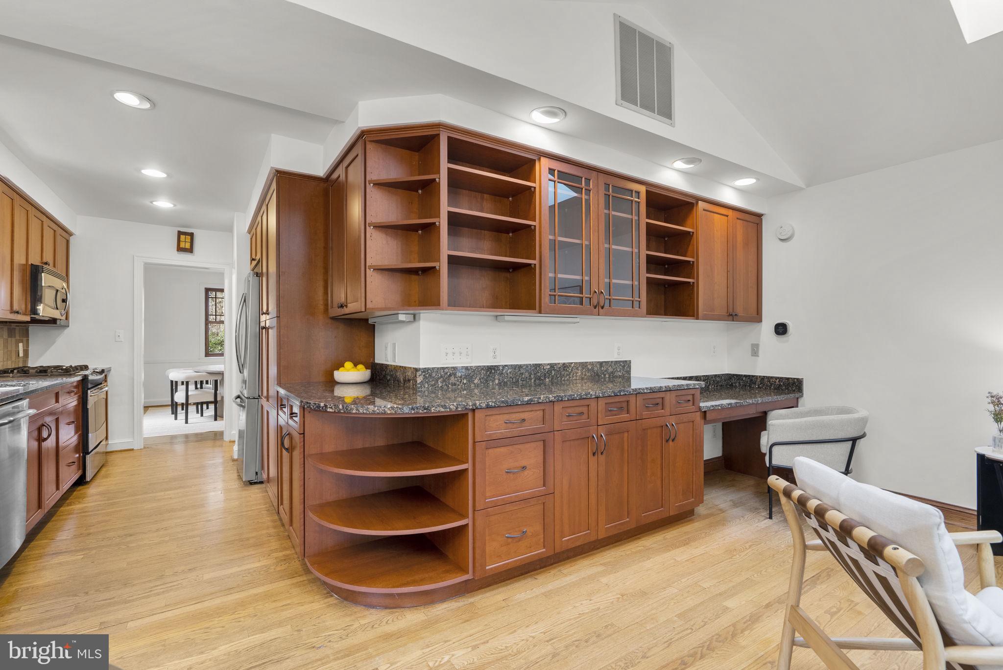 709 Woodside Parkway Silver Spring, MD 20910 - Photo 10 of 29 Kitchen/Family room