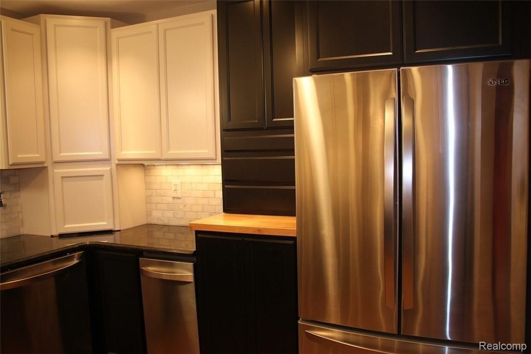 1364 Devonshire Road Grosse Pointe, MI 48230 - Photo 8 of 29 Kitchen