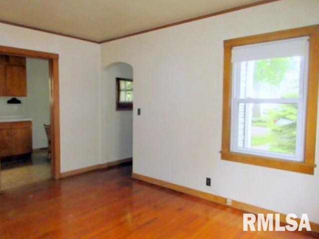 2013 4th Street Moline, IL 61265 - Photo 4 of 33 Gallery Image 4