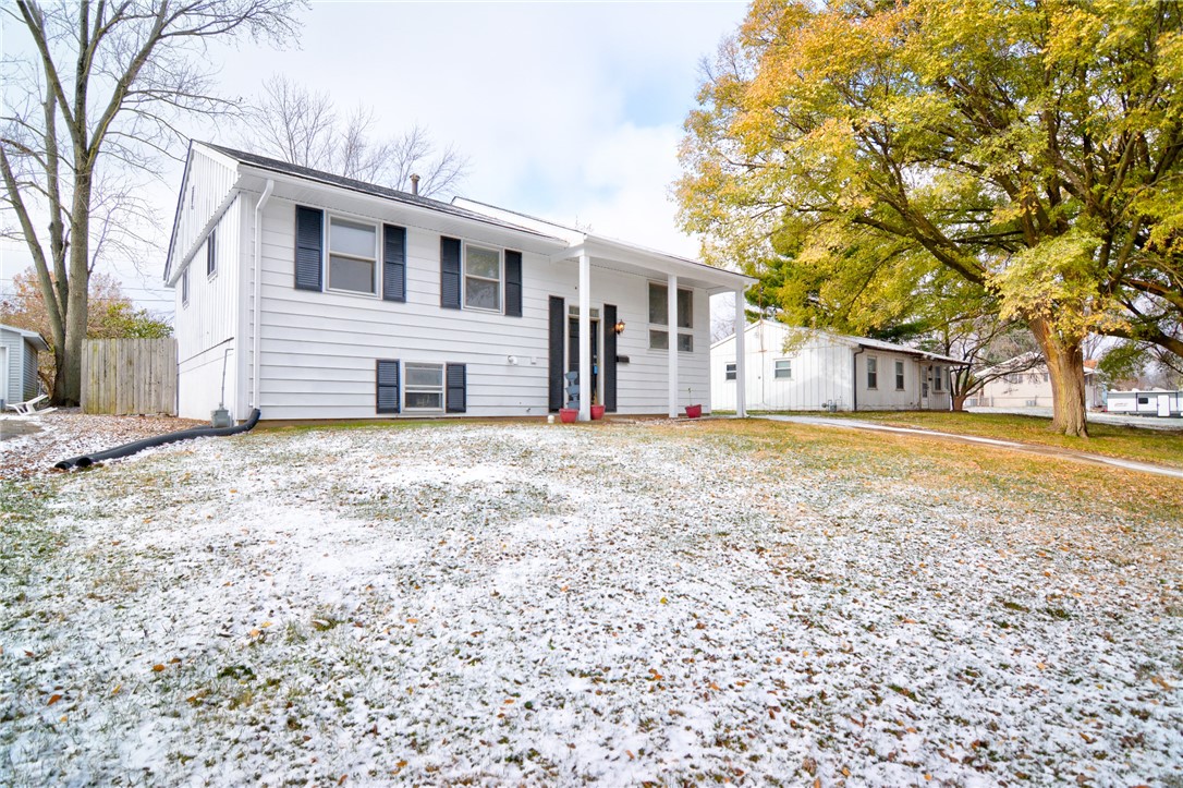 35 Whippoorwill Drive Decatur, IL 62526 - Photo 1 of 33 a view of a house with a yard