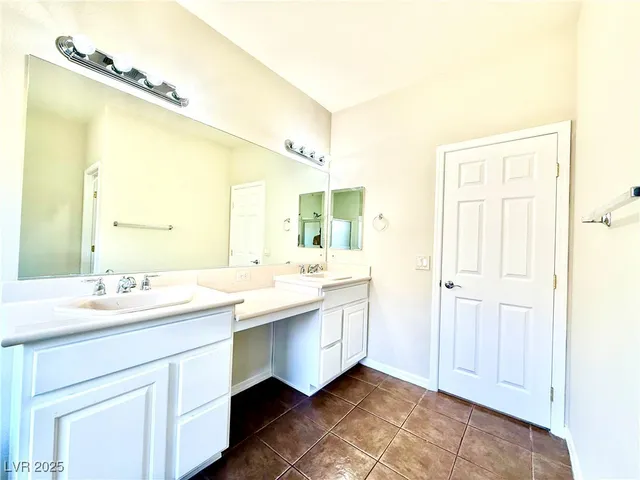 $2,800 | 10276 Romantico Drive, Las Vegas, NV 89135