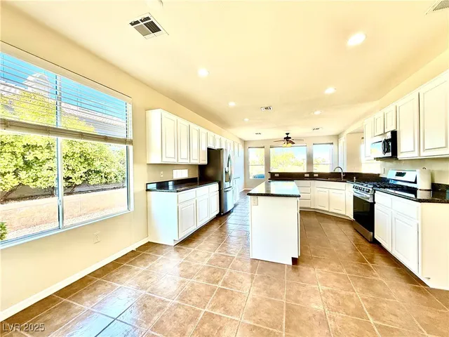 $2,800 | 10276 Romantico Drive, Las Vegas, NV 89135