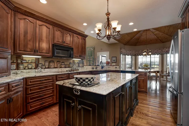 $1,199,000 | 180 Gold Finch Lane, Vonore, TN 37885