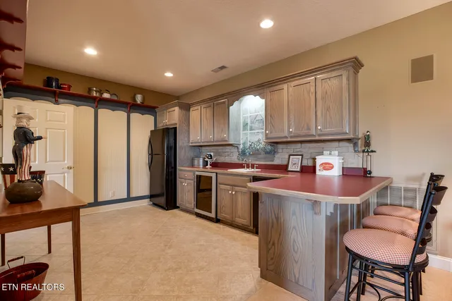 $1,199,000 | 180 Gold Finch Lane, Vonore, TN 37885